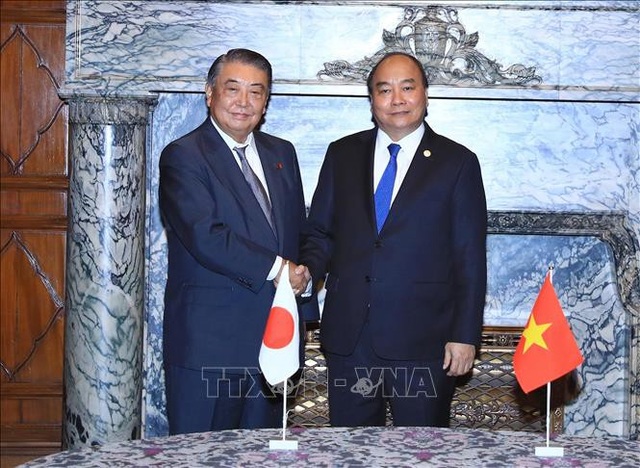 Thủ tướng Nguyễn Xuân Phúc hội kiến Chủ tịch Hạ viện Nhật Bản, Ngài Tadamori Oshima (Ảnh: TTXVN)