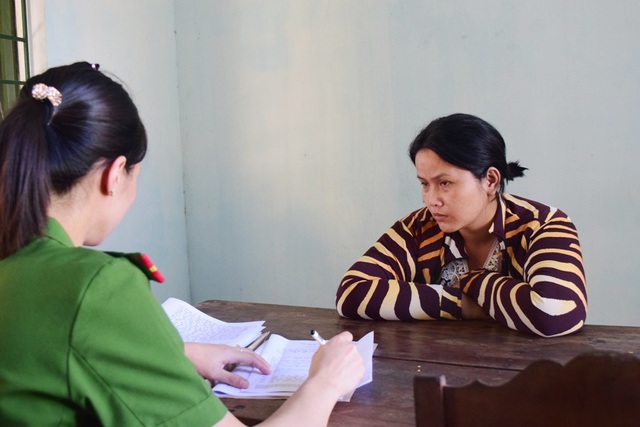 Bắt 2 chị em ruột chuyên chở con đi ăn trộm - 2 Bắt 2 chị em ruột chuyên chở con đi ăn trộm - 2