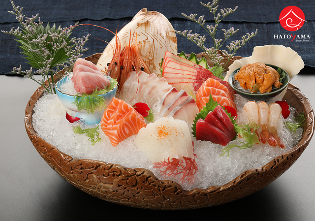 Thưởng thức màn biểu diễn múa truyền thống của các nàng Geisha xinh đẹp - 2 Sashimi tổng hợp.
