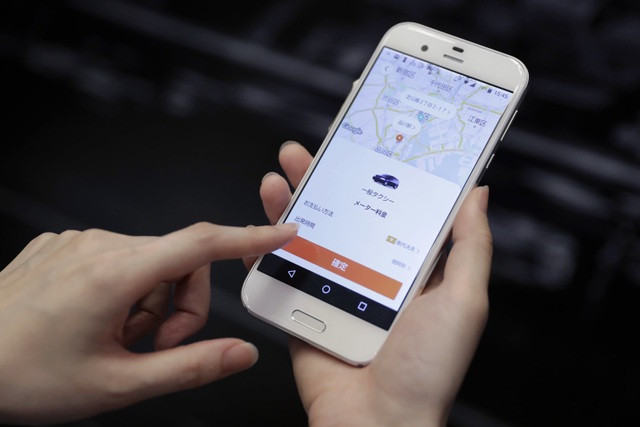 Du khách kiện hãng taxi vì uống nhầm chai đựng nước tiểu của tài xế - 1 Didi Chuxing là một trong những hãng gọi xe qua ứng dụng lớn nhất ở Trung Quốc, nhưng liên tục dính phải lùm xùm trong thời gian gần đây