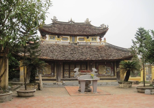 Ngôi làng có hàng trăm giáo sư, tiến sĩ - 2 Nghè làng Nguyệt Viên nơi lưu giữ danh sách và tôn vinh những người con trong làng đỗ đạt.