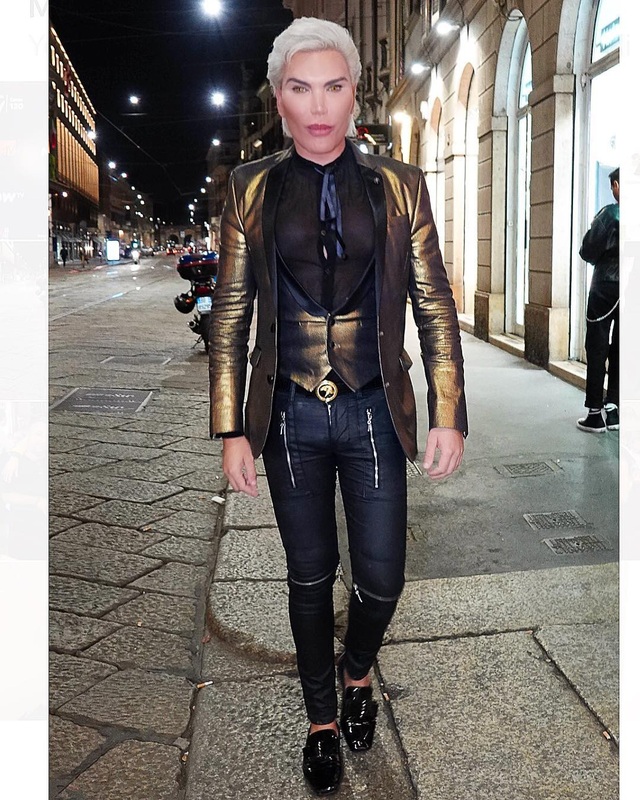 "Búp bê Ken" Rodrigo Alves kỳ dị khi hóa trang thành phụ nữ - 4
Rodrigo Alves nổi tiếng vì đã thực hiện tới 60 ca thẩm mỹ làm đẹp trong vài năm trởlại đây