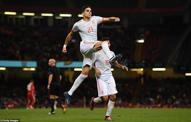 Xứ Wales thảm bại trước Tây Ban Nha trên sân nhà - 2
Trung vệ Bartra ghi bàn nâng tỷ số lên 4-0 cho Tây Ban Nha