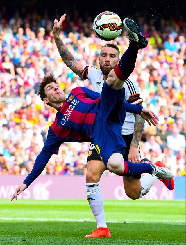 Lionel Messi bất ngờ nhận lời tham dự biểu diễn xiếc - 1 Messi (trái) sẽ góp mặt trong chương trình truyền hình thực tế của Cirque du Soleil