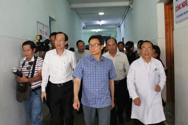 Phó Thủ tướng đi thị sát, bệnh viện xin tự chủ theo hướng doanh nghiệp - 1 Phó Thủ tướng đi thị sát thực tế nắm tình hình và tháo gỡ khó khăn cho các bệnh viện tại TPHCM