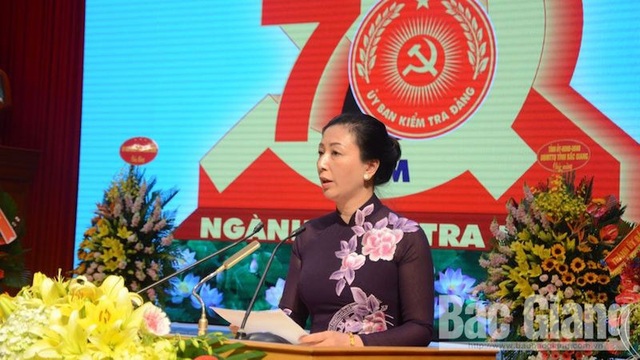 Uỷ ban kiểm tra Trung ương tặng Cờ Thi đua xuất sắc cho Uỷ ban kiểm tra Tỉnh ủy Bắc Giang - 2
Bà Lê Thị Thu Hồng, Chủ nhiệm UBKT Tỉnh ủy Bắc Giang phát biểu tại hội nghị. (Ảnh: Báo Bắc giang)