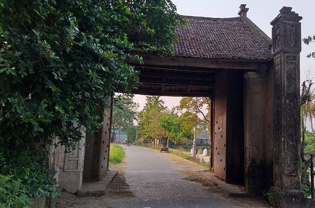 Mê mẩn với ngôi làng yên bình giữa Thủ đô hoa lệ - 1 Đường Lâm là một xã thuộc Sơn Tây, Hà Nội, cách trung tâm Hà Nội khoảng 47 km. Từ lâu, điểm đến này được nhiều du khách yêu thích vì sự cổ kính và thanh bình.
