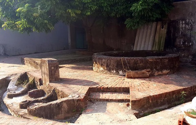 Mê mẩn với ngôi làng yên bình giữa Thủ đô hoa lệ - 7 Một giếng cổ vẫn còn giữ được cho tới ngày nay.