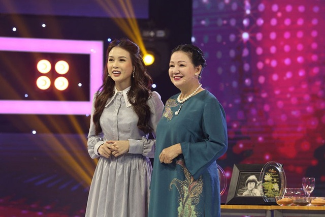 Nghệ nhân tranh cát Ý Lan.