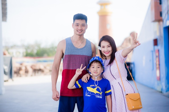Bảo Thanh khoe mẹ chồng, mẹ đẻ gợi cảm không ngờ trong chuyến du lịch chung - 2 Cả gia đình diễn viên “Sống chung với mẹ chồng” đã có những giây phút nghỉ ngơi, thư giãn ngập tràn hạnh phúc.