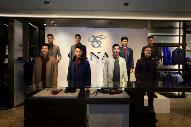 Lễ khai trương Canali tại Hà Nội với sự góp mặt của nhiều quý ông và doanh nhân thành đạt - 4 Lễ khai trương Canali tại Hà Nội với sự góp mặt của nhiều quý ông và doanh nhân thành đạt - 4