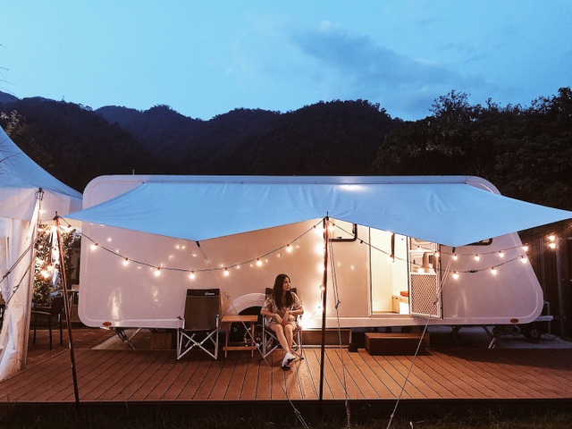Ngắm Diễm My 9X tươi trẻ trong từng khuôn hình trên đất Đài Loan - 3 Chia sẻ về chuyến đi, Diễm My cho biết, bản thân cô là một người mê xê dịch, muốn trải nghiệm, khám phá nhiều nơi.