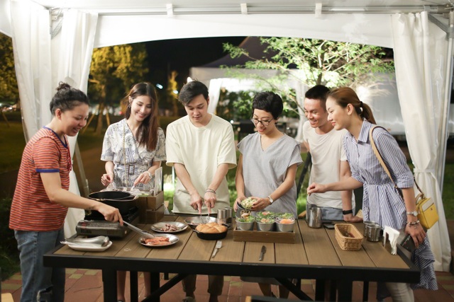 Ngắm Diễm My 9X tươi trẻ trong từng khuôn hình trên đất Đài Loan - 25 Học cách nấu món ăn Đài Loan từ người bản xứ.