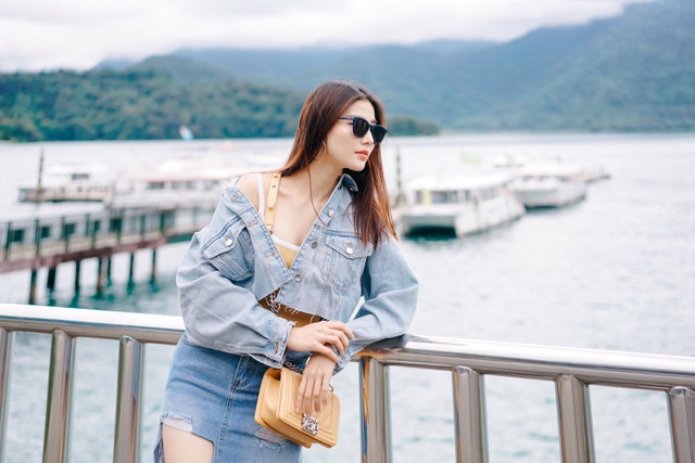 Ngắm Diễm My 9X tươi trẻ trong từng khuôn hình trên đất Đài Loan - 7 Diễn viên có dịp ghé thăm những địa danh nổi tiếng như: Hồ Nhật Nguyệt.