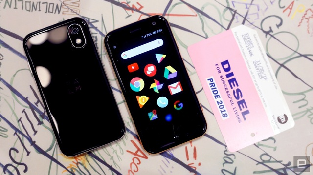 Chiếc smartphone Palm mới được “hồi sinh” có thiết kế nhỏ gọn, tương đương chiếc thẻ tín dụng