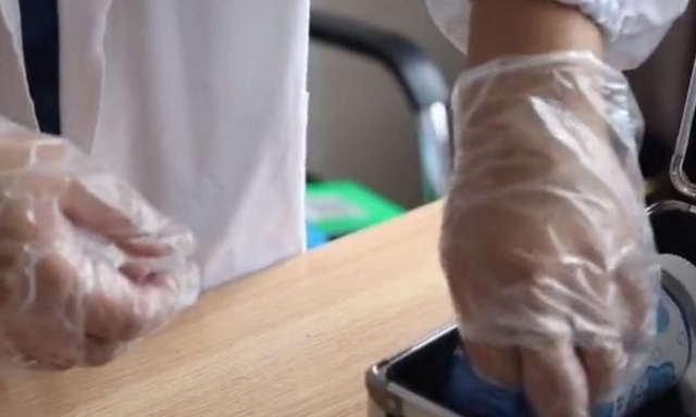 Cô gái yêu cầu 5 người đàn ông xét nghiệm ADN để tìm cha cho con - 2 Cô gái yêu cầu 5 người đàn ông xét nghiệm ADN để tìm cha cho con - 2