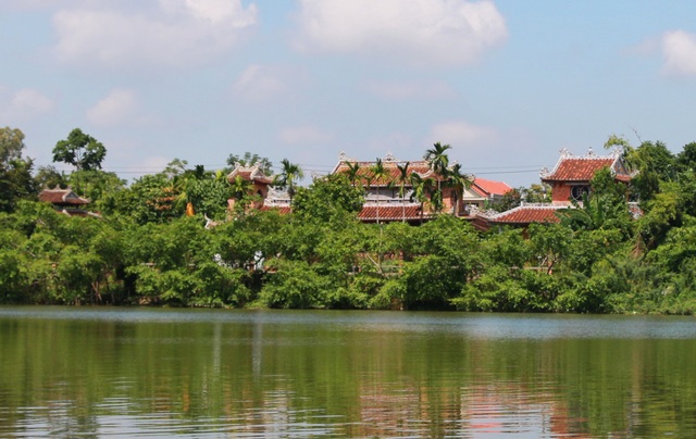 Thú vị du ngoạn thuyền rồng trên sông Hương - 7 Thú vị du ngoạn thuyền rồng trên sông Hương - 7