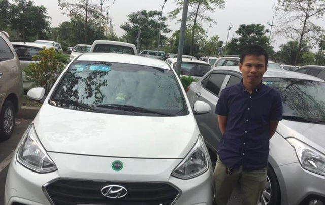 Taxi truyền thống - taxi công nghệ: Cạnh tranh để phát triển! - 3 Với anh Chiến – đối tác tài xế GrabCar, giờ đây không còn áp lực phải tìm chỗ đón khách như trước đây.