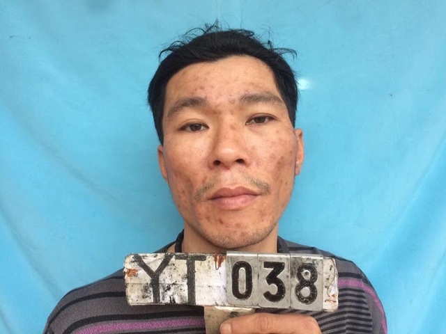 Đối tượng nhiễm HIV cầm lựu đạn cố thủ khi bị công an bắt giữ - 1 Đối tượng Vỵ tại cơ quan công an.