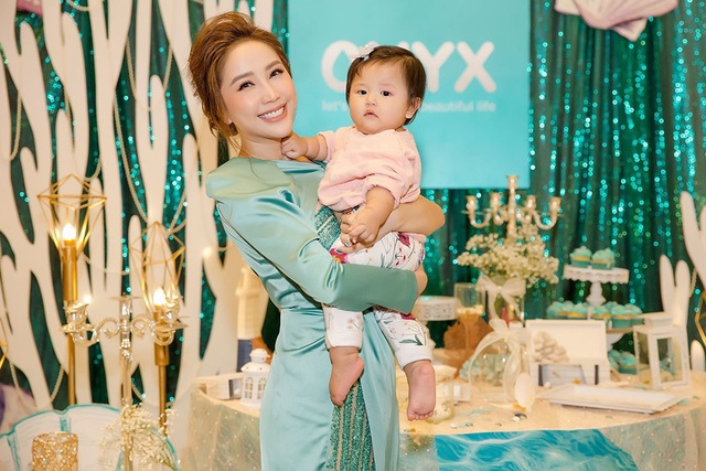 Bảo Thy tiết lộ lý do “hét giá” cát-sê cao ngất - 4 Bảo Thy và cháu gái của mình