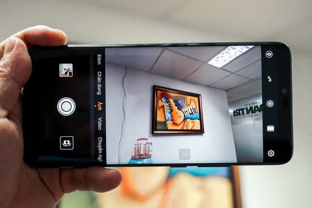 Đánh giá nhanh Huawei Mate 20 Pro với 3 camera khủng - 4