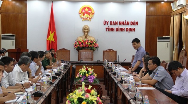 Tháo gỡ “thẻ vàng” của EC đối với thủy sản Việt Nam: Bình Định “gắng hết sức”! - 1 Ðoàn công tác của Bộ NN&PTNT đã làm việc với UBND tỉnh Bình Định về việc thực hiện một số nhiệm vụ cấp bách nhằm tháo gỡ “thẻ vàng” cho thủy sản Việt Nam và chuẩn bị kế hoạch làm việc với Ðoàn Ủy ban nghề cá Nghị viện châu Âu - dự kiến đến Bình Ðịnh ngày 31/10.
