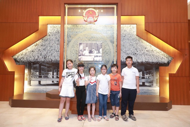 Chuyến tham quan tòa nhà Quốc hội Việt Nam cơ hội trải nghiệm quý giá cho trẻ nhỏ - 4 Chuyến tham quan tòa nhà Quốc hội Việt Nam cơ hội trải nghiệm quý giá cho trẻ nhỏ - 4