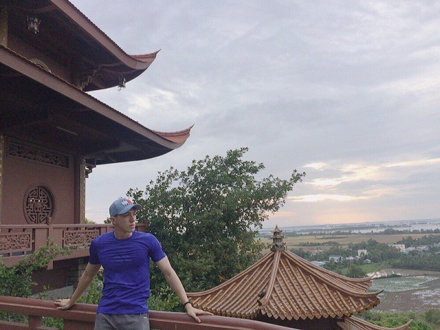 Vẻ điển trai của nam sinh trường Y mang 3 dòng máu Việt - Hoa - Pháp - 8 Từ nhỏ gia đình Hoài đã sinh sống ở Việt Nam nên 9x hy vọng sau khi ra trường sẽ có được một công việc ổn định tại quê hương.