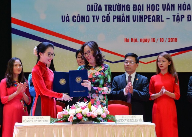 Trường đại học Văn hoá Hà Nội ký thỏa thuận hợp tác đào tạo nguồn nhân lực ngành du lịch - Ảnh 1. Trường đại học Văn hoá Hà Nội ký thỏa thuận hợp tác đào tạo nguồn nhân lực ngành du lịch - Ảnh 1.