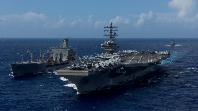 Trực thăng rơi ngay trên boong tàu sân bay Mỹ - 1
Tàu sân bay USS Ronald Reagan (Ảnh: Reuters)