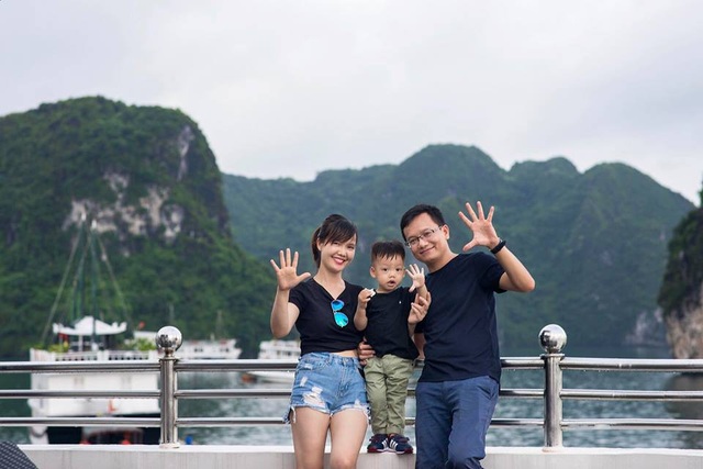 Cậu bé 3 tuổi nói tiếng Anh như người bản xứ - 1
Gia đình hạnh phúc của bé J.