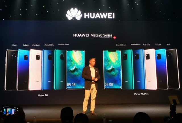 Đại diện Huawei giới thiệu Mate 20 Series tại Việt Nam