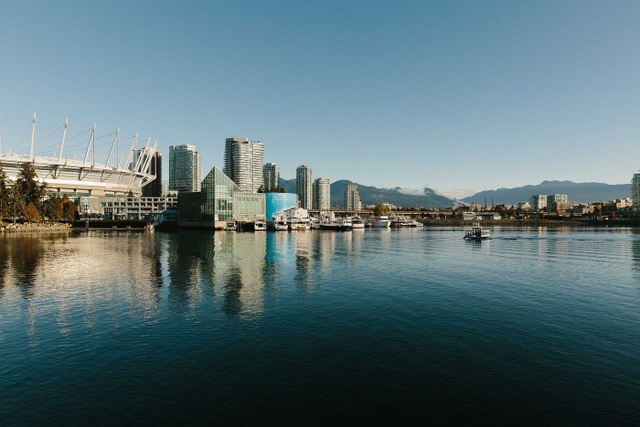 Thành phố Canada quan ngại hệ lụy do "cơn thủy triều" tiền mặt từ Trung Quốc - 2 Thành phố Vancouver (Ảnh: Bloomberg)
