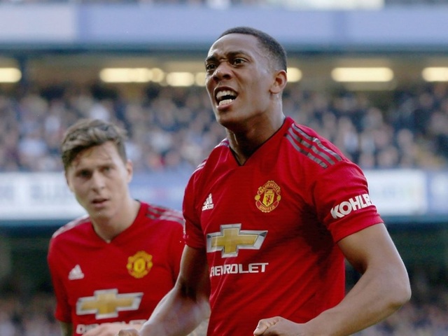 Đội hình tiêu biểu vòng 9 Premier League: Mesut Ozil rực sáng - 3
Martial lập cú đúp vào lưới Chelsea