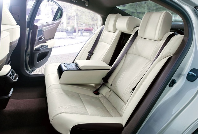 Lexus ES thế hệ mới ra mắt tại Nhật không có gương cửa - 11 Lexus ES thế hệ mới ra mắt tại Nhật không có gương cửa - 11