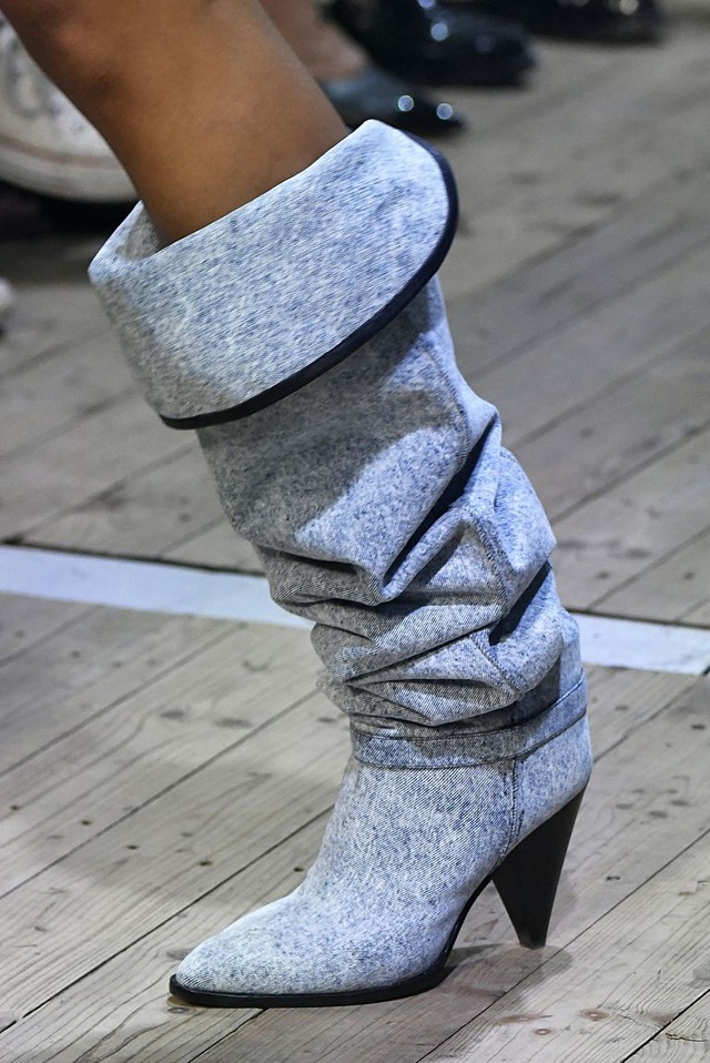 Những mẫu giày dép sành điệu cho mùa thu đông - 22
Isabel Marant