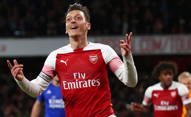 Đội hình tiêu biểu vòng 9 Premier League: Mesut Ozil rực sáng - 2
Mesut Ozil rực sáng trong trận đấu với Leicester City