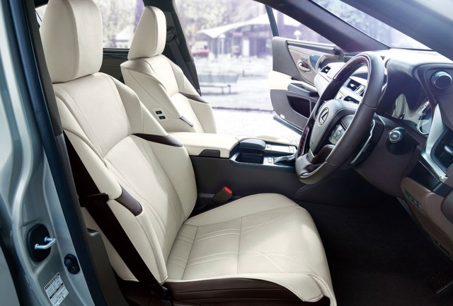 Lexus ES thế hệ mới ra mắt tại Nhật không có gương cửa - 9 Lexus ES thế hệ mới ra mắt tại Nhật không có gương cửa - 9