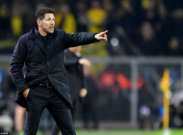 Dortmund 4-0 Atletico: Cú sốc lớn với HLV Simeone - 4
Nỗi thất vọng của HLV Diego Simeone sau thất bại tại nước Đức