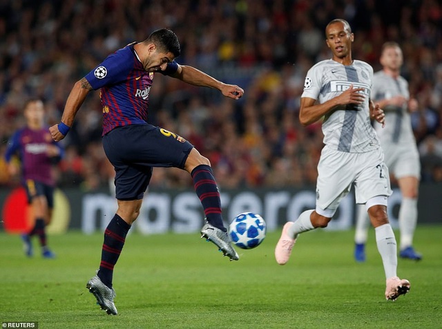 Barcelona 2-0 Inter Milan: Rafinha, Jordi Alba tỏa sáng - 2
Luis Suarez đã có một trận đấu tròn vai