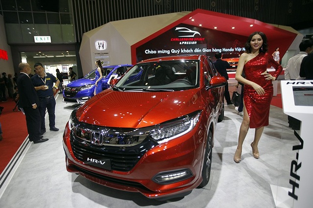 Từ xe đua F1 đến "tí hon" Brio - Honda mang "cả thế giới" đến Vietnam Motor Show 2018 - 8
Honda HR-V Mugen với bộ phụ kiện mới hứa hẹn sẽ đem đến những trải nghiệm mới cho khách hàng.