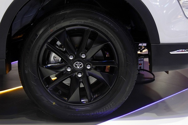 Toyota Innova có phiên bản mới, tăng giá khởi điểm lên 752 triệu đồng - 9 Toyota Innova có phiên bản mới, tăng giá khởi điểm lên 752 triệu đồng - 9