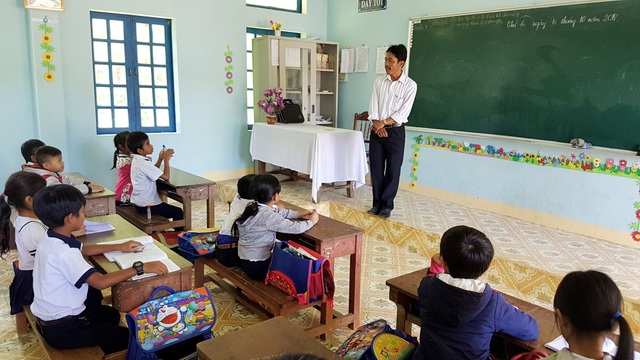 Gặp thầy giáo Cơtu suýt bị dân làng “chôn sống” - 3 Thầy hiện là chủ nhiệm lớp 3/1, Trường Tiểu học A Tiêng, xã A Tiêng, huyện Tây Giang