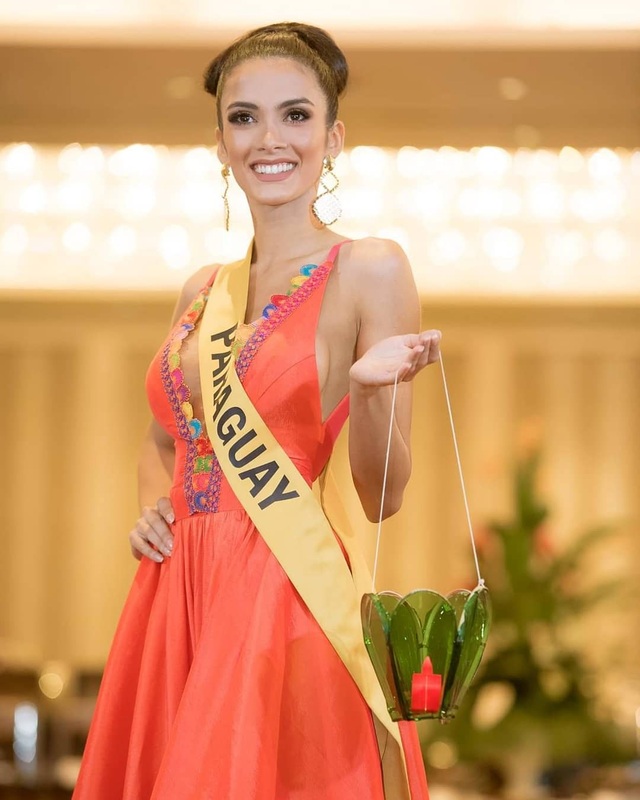 Tân hoa hậu Hòa bình quốc tế ngất xỉu khi đăng quang - 7
Clara Sosoa nổi bật trong cuộc thi hoa hậu hoàn bình quốc tế được tổ chức tại Myanmar