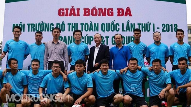 Khai mạc Giải bóng đá Môi trường đô thị toàn quốc lần thứ nhất 2018 tranh cúp T&T - 1
Giải bóng đá Môi trường đô thị toàn quốc lần thứ nhất 2018 tranh cúp T&T đã chính thức khởi tranh