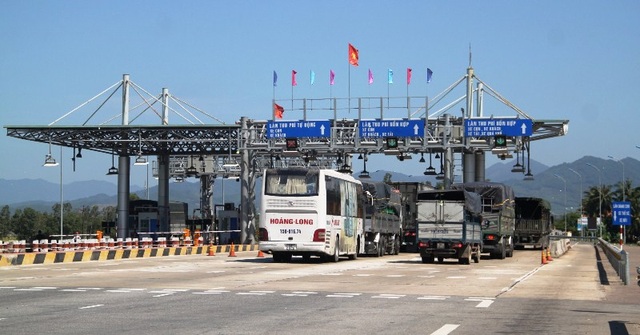 Từ ngày 29/10, dự án BOT Bắc Bình Định mở rộng quốc lộ 1 đoạn qua tỉnh Bình Định bị dừng thu phí do đường hỏng nặng nhưng chậm sửa chữa, khắc phục.