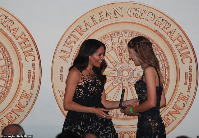Meghan Markle liên tục được khen mặc đẹp - 6 Meghan Markle liên tục được khen mặc đẹp - 6