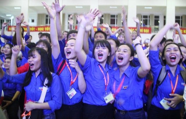 Nghệ sĩ Xuân Bắc tâm sự bạn trẻ Bình Định về "1 giây rưỡi khởi nghiệp trên truyền hình" - 5 Nghệ sĩ Xuân Bắc được các bạn thanh niên, sinh viên dành tình cảm đặc biệt.