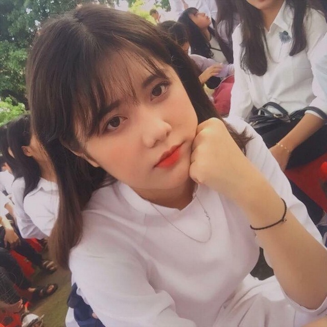 Nữ sinh Bình Phước được ví như “cô gái năm ấy chúng ta cùng theo đuổi” - 5 Nữ sinh Bình Phước được ví như “cô gái năm ấy chúng ta cùng theo đuổi” - 5