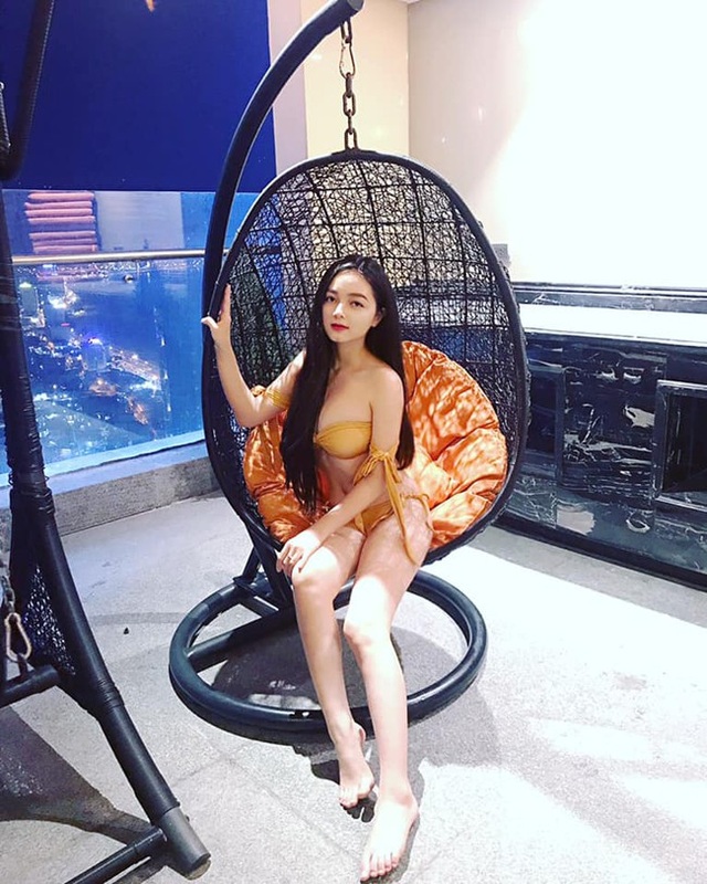 Nhan sắc nóng bỏng của cô gái chụp ảnh áo dài đẹp như Mai Phương Thúy - 15
Ngoài công việc kế toán tại một spa, Quỳnh Trâm còn làm mẫu ảnh.